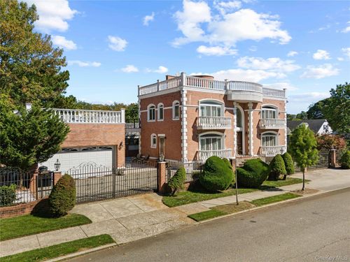 6435 Marathon Pkwy, Little Neck, NY, 11362-2348 | Card Image