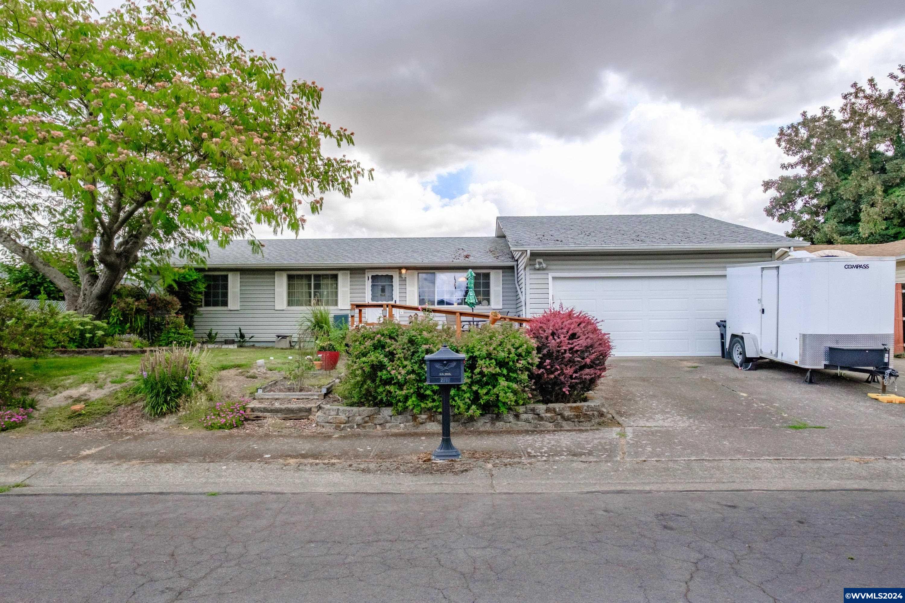 Ermine St, Albany, OR 97322