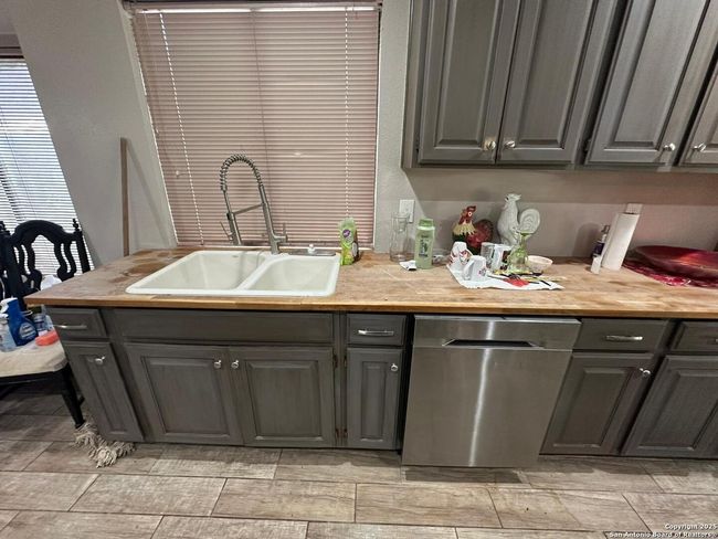 10123 Windburn, House other with 4 bedrooms, 3 bathrooms and null parking in Converse TX | Image 8