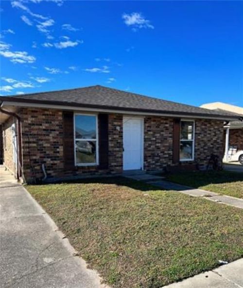 9106 Amour Dr, Chalmette, LA, 70043-1282 | Card Image