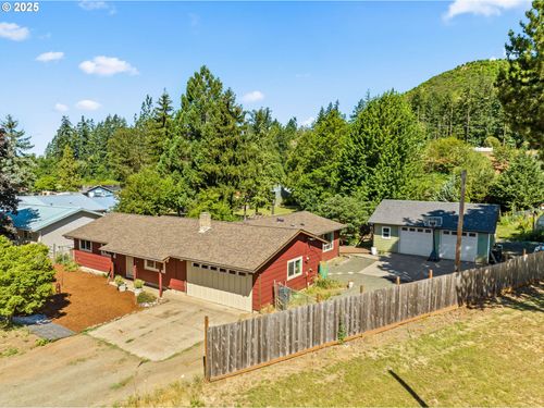 34755 Row River Rd, Cottage Grove, OR, 97424-9474 | Card Image
