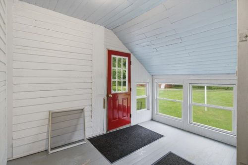 105 Hicks Ave, Bennington, VT, 05201-1720 | Card Image