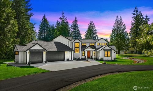 8551 250th Ave Ne, Redmond, WA, 98053-5813 | Card Image