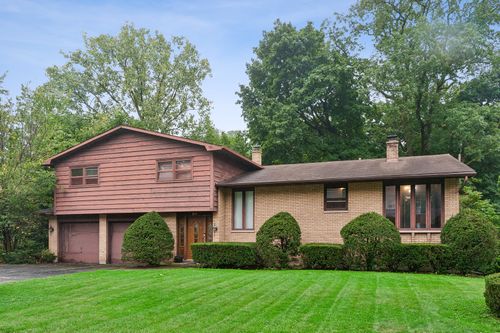 211 Sheridan Ct, Waukegan, IL, 60085-2103 | Card Image