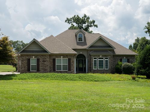 62-4655 Plantation Dr, Morganton, NC, 28655-7195 | Card Image