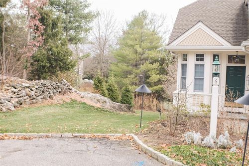 6 Holly Knls, North Castle, NY, 10504-1348 | Card Image