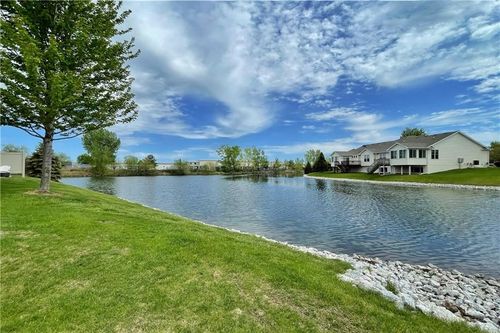 807 Se Lakeview Ln, Waukee, IA, 50263-8402 | Card Image