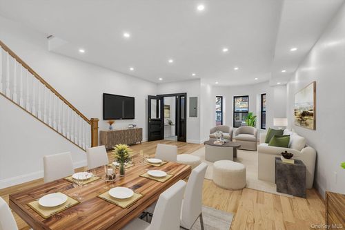 257 East 28th Street, New York, NY, 11226 | Card Image