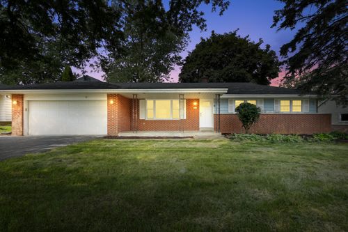 4651 N 110th St, Wauwatosa, WI, 53225-4411 | Card Image