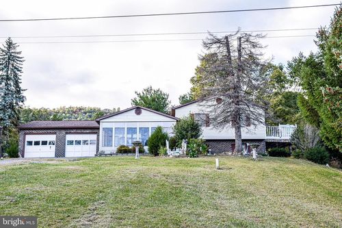 939 Loop Rd, GERRARDSTOWN, WV, 25420-3581 | Card Image