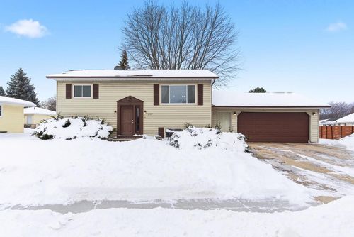 1707 Schaefer Circle, APPLETON, WI, 54915 | Card Image