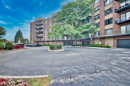 502-7601 Lincoln Ave, Skokie, IL, 60077-2858 | Card Image