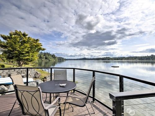 382 E Bergeson Rd, Shelton, WA, 98584-9429 | Card Image