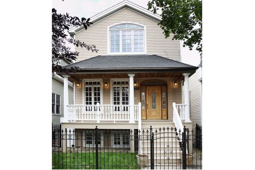 4051 Maplewood Ave, Chicago, IL, 60618-3717 | Card Image