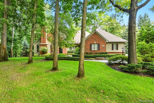 6228 Windemere Pt, Brighton, MI, 48116-5184 | Card Image