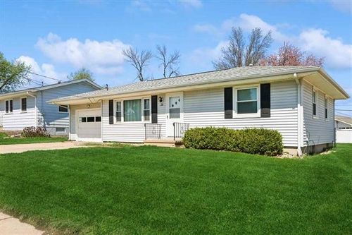 28 29th Ave Sw, Cedar Rapids, IA, 52404-4503 | Card Image