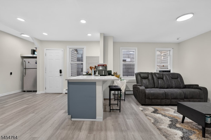 Residential Income in Newark City 4
