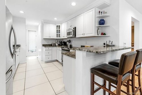 34 Park Cir, Quogue, NY, 11959-4259 | Card Image