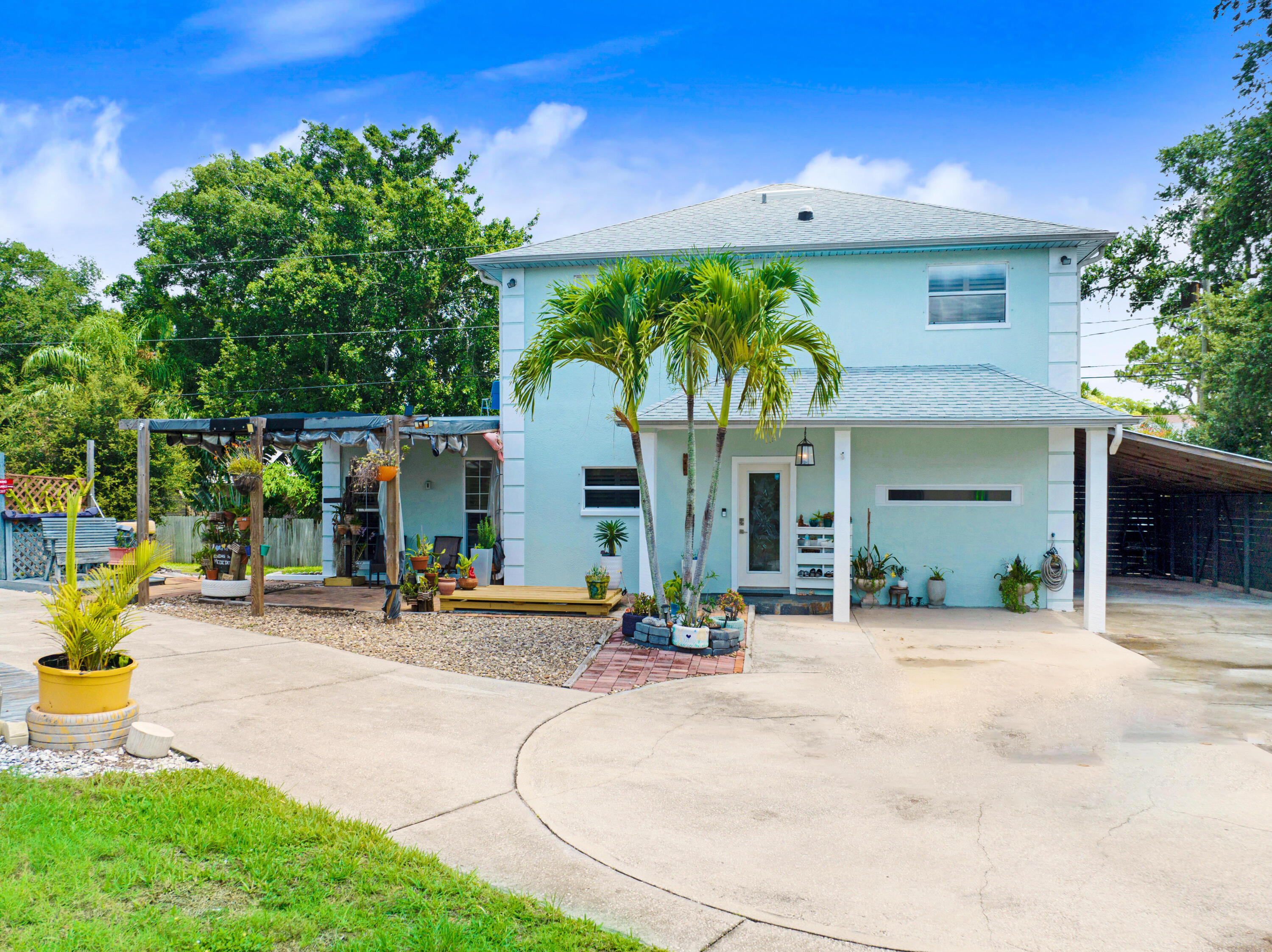 Tropical Trl, Merritt Island, FL 32952