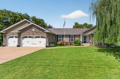 211 Shumate Ave, Maryland Heights, MO, 63043-2633 | Card Image