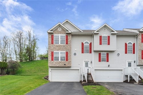 1141 Arrowhead Dr, Washington, PA, 15301-5067 | Card Image