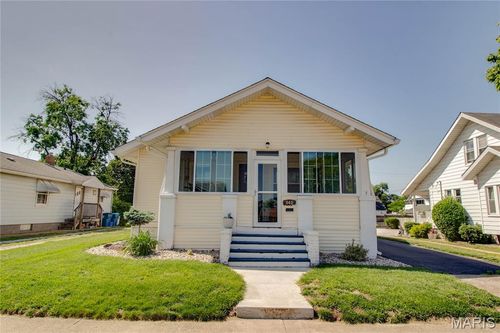 840 E Ferguson Ave, Wood River, IL, 62095-2150 | Card Image