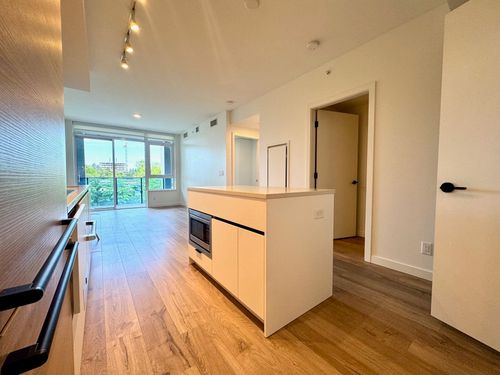 612-10448 University Dr, Surrey, BC, V3T0S7 | Card Image