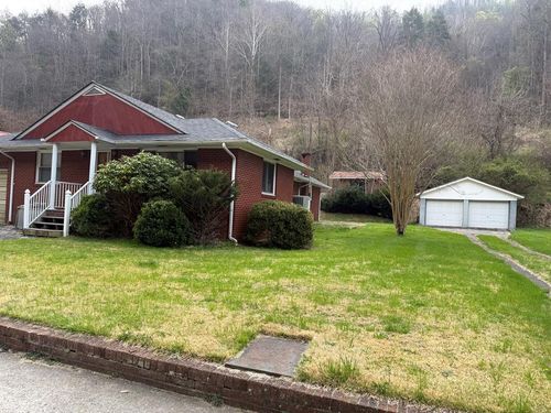 1154 Fairview St, Grundy, VA, 24614-9458 | Card Image