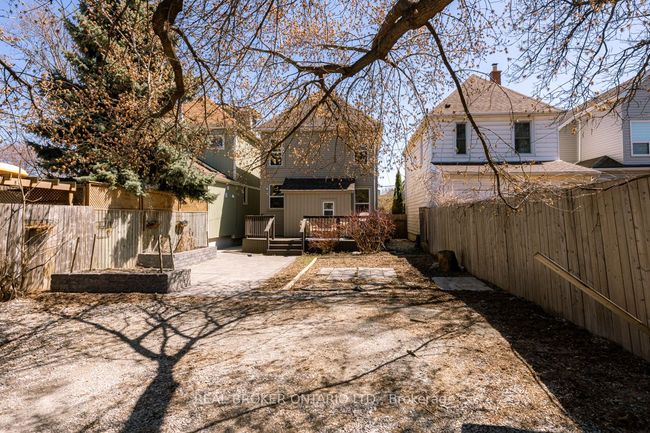 137 Avondale St, House other with 4 bedrooms, 1 bathrooms and 3 parking in Hamilton ON | Image 21