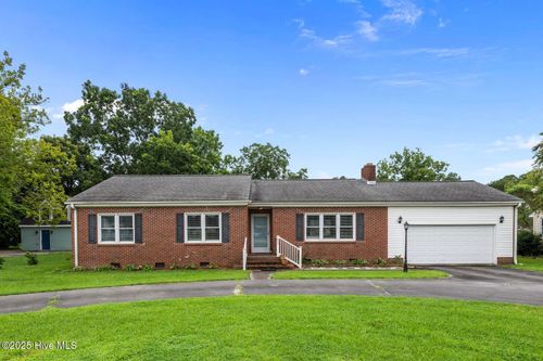 407 Main St, Bayboro, NC, 28515-9629 | Card Image