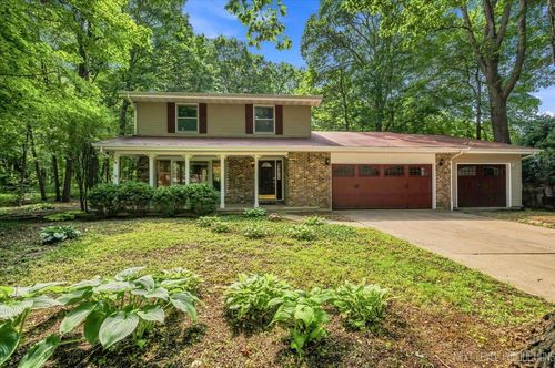 2S943 Shagbark Dr, Batavia, IL, 60510-9668 | Card Image
