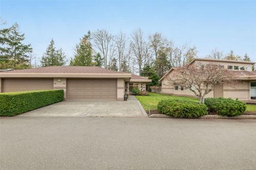 910 Lakes Blvd, French Creek, BC, V9P2B8 | Card Image