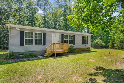 373 Ivy Rd, HOWARDSVILLE, VA, 24562-4172 | Card Image