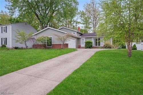 3920 Skyview Dr, Brunswick, OH, 44212-1238 | Card Image