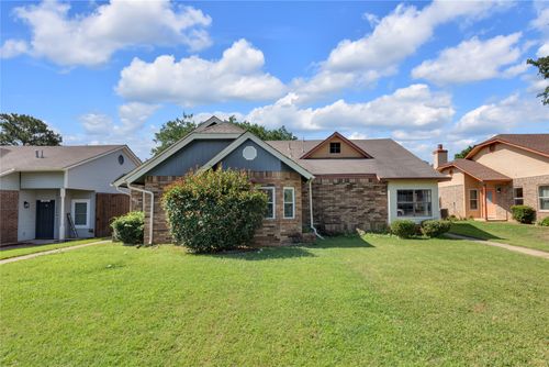 613 Canterbury St, Euless, TX, 76039-4037 | Card Image