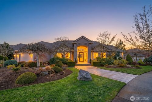 2305 Nw Douglas St, Camas, WA, 98607-8089 | Card Image