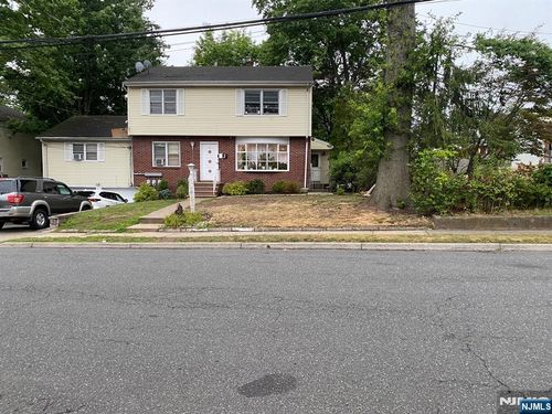 8 Ralph St, Bergenfield, NJ, 07621-1615 | Card Image