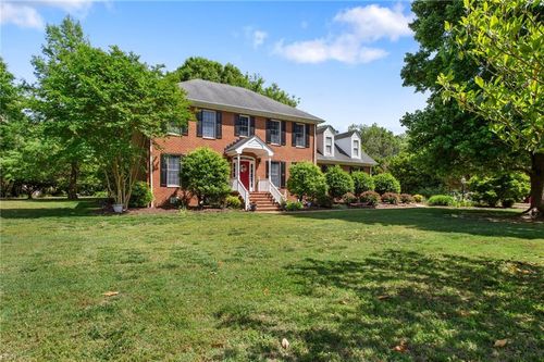610 Gatling Pointe Pkwy, Smithfield, VA, 23430-2302 | Card Image