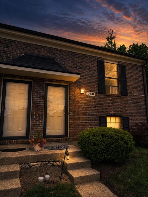 740 Spring Meadows Dr, Lexington, KY, 40504-3642 | Card Image