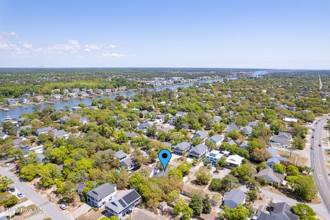 107 Ne 24 Th St, House other with 3 bedrooms, 2 bathrooms and null parking in Oak Island NC | Image 41