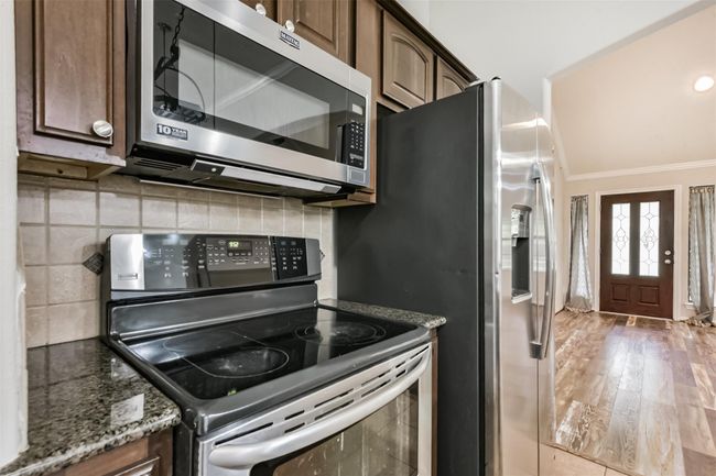 stainless appliances | Image 7