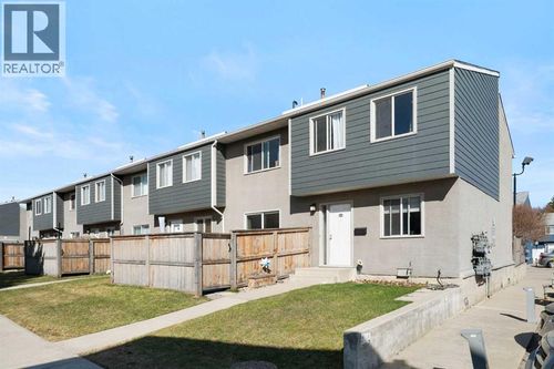 219 90 Ave Se, Calgary, AB, T2J0A3 | Card Image