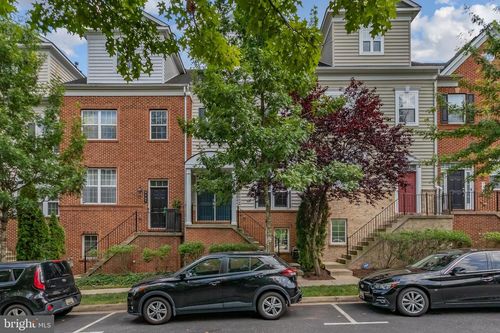 8005 Homefield Dr, LANDOVER, MD, 20785-4794 | Card Image