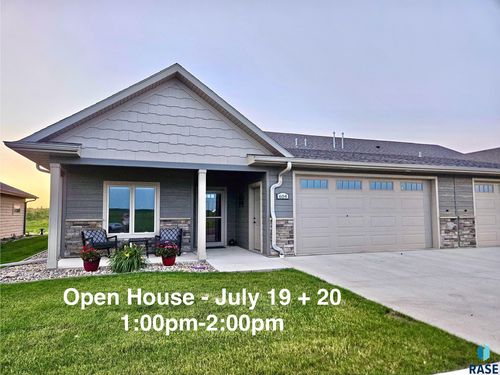 604 Ash Creek Dr, Beresford, SD, 57004-6603 | Card Image