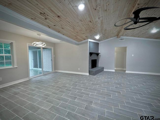 18003 Lookout Lake Cir, House other with 3 bedrooms, 2 bathrooms and null parking in Flint TX | Image 8