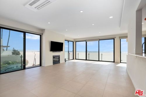 101-1 Northstar St, Marina del Rey, CA, 90292-6729 | Card Image