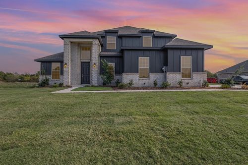 180 Crystal Lake Ln, Red Oak, TX, 75154-2914 | Card Image