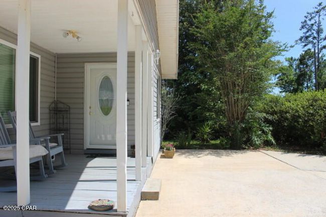 2100 Third Ave, House other with 3 bedrooms, 3 bathrooms and null parking in Sneads FL | Image 5