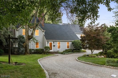 18 S Beechcroft Rd, Short Hills, NJ, 07078-1650 | Card Image