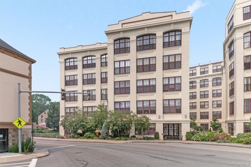 202-1 Scarsdale Rd, Eastchester, NY, 10707-3215 | Card Image